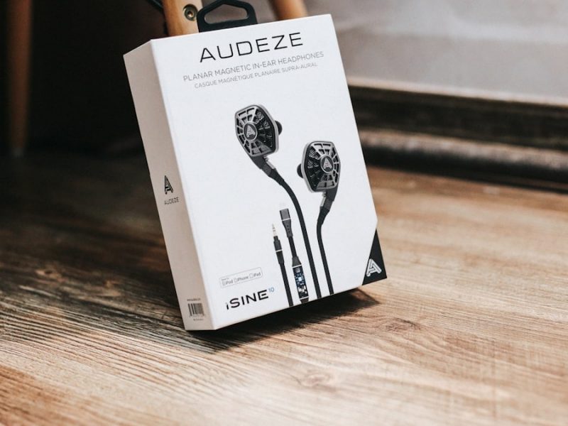 black Audeze earphones box